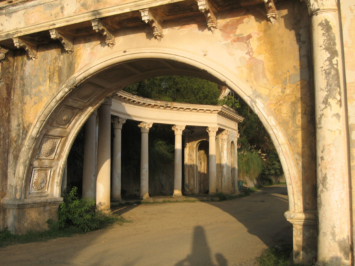 Личное фото автора статьи на смотровой площадке в Сухуме