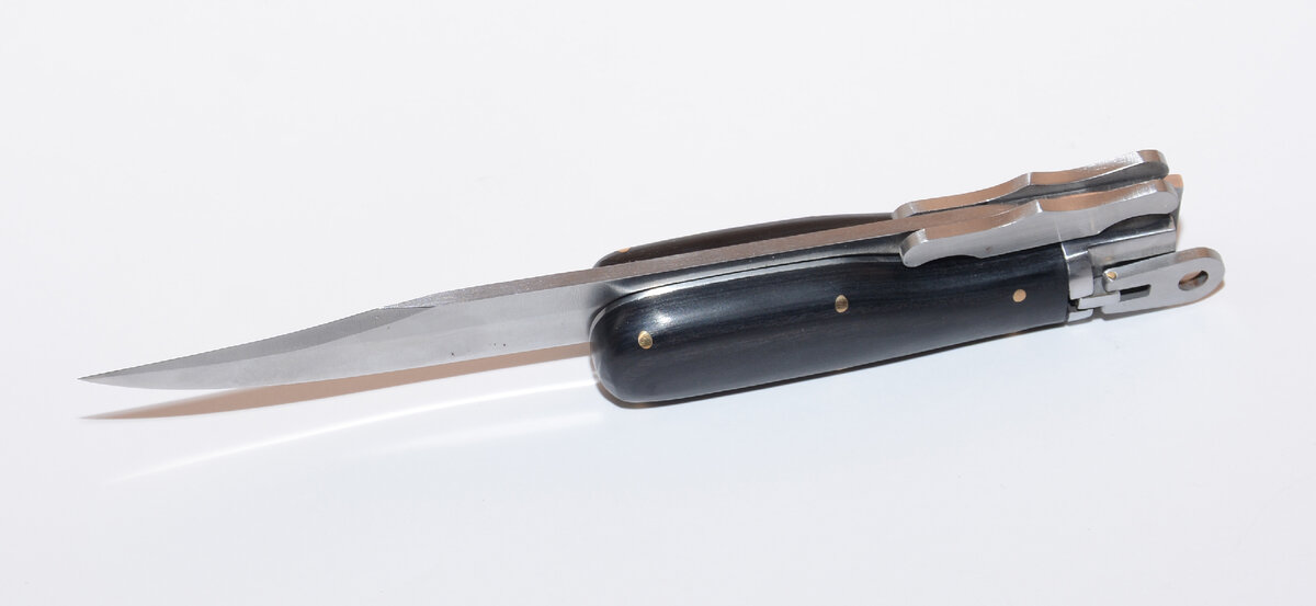 Складной нож традиционно у нас ассоциируется с чем то небольшим и изначально хозяйственным, так было раньше, так остается и сейчас.-4