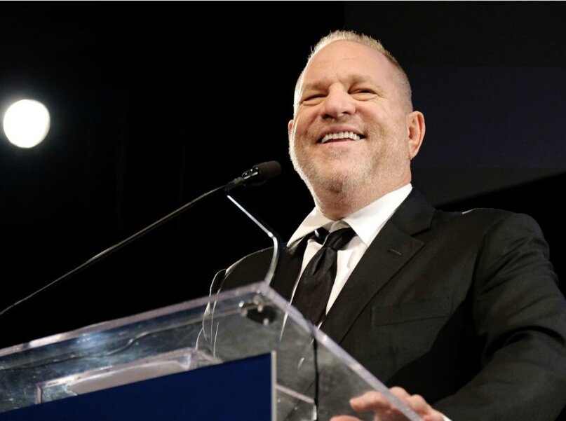 Харви Вайнштейн. Был обвинён в сексуальных домогательствах, нападениях и изнасилованиях более 80 женщин.