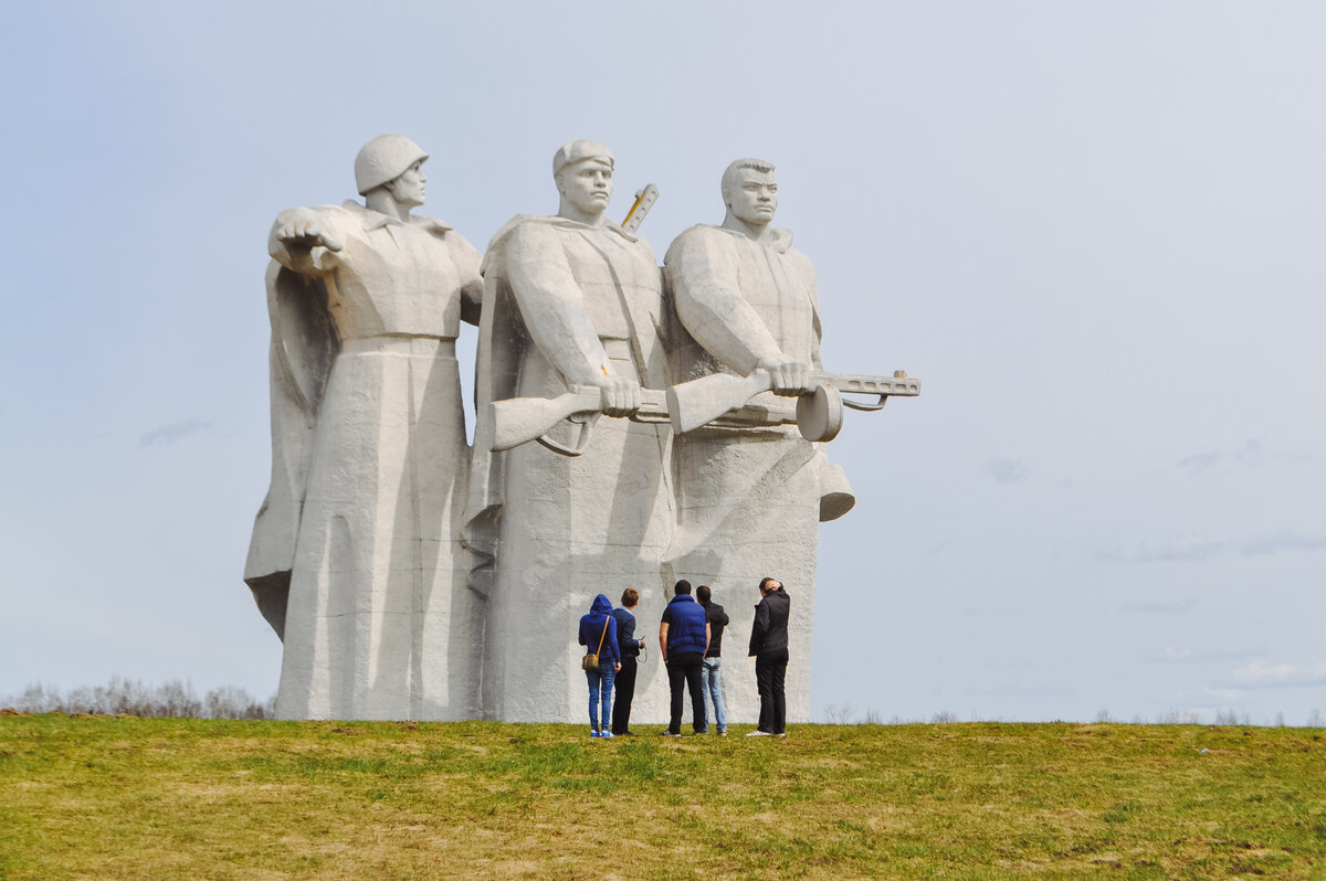 битва за москву памятники