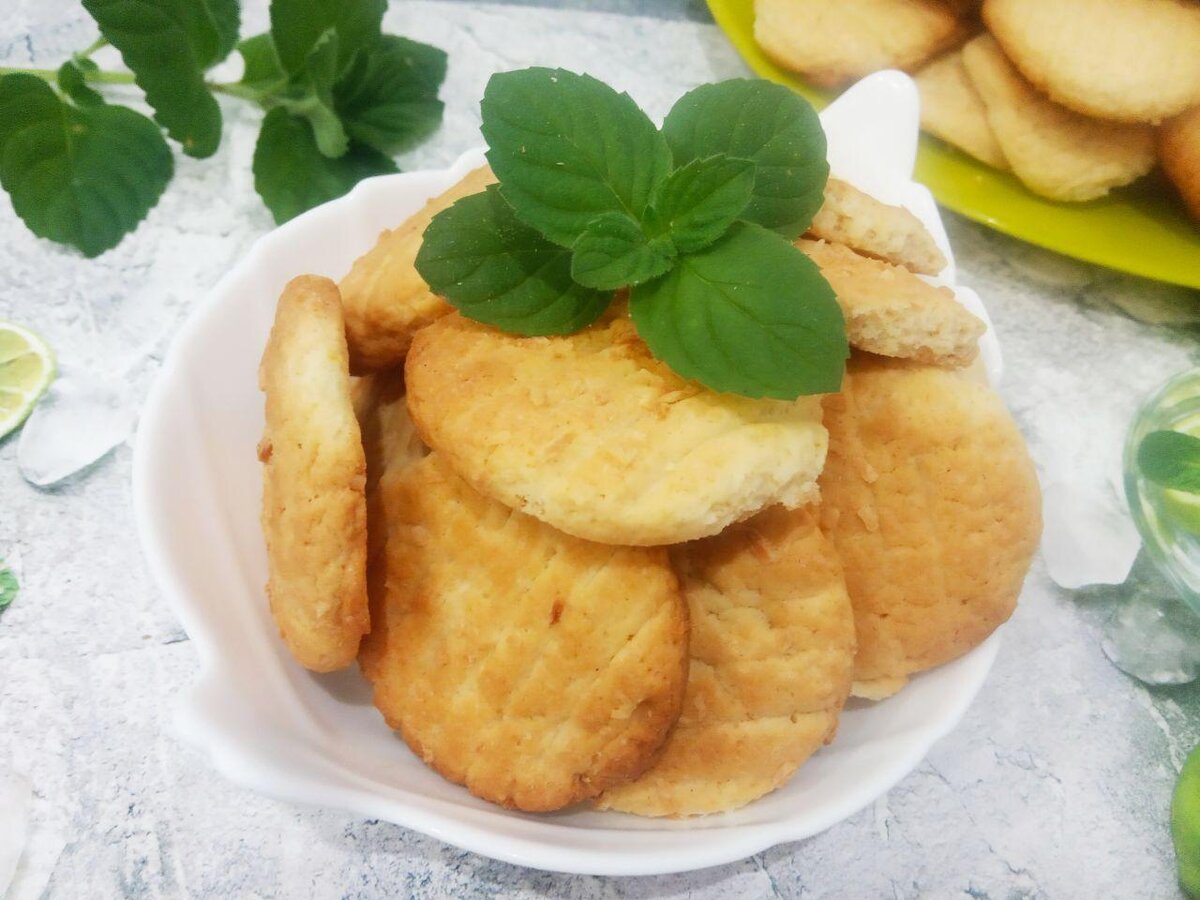 Домашнее печенье с кокосовой стружкой, рассыпчатое и песочное | Кулинарный  блог Галины Кундиус | Дзен