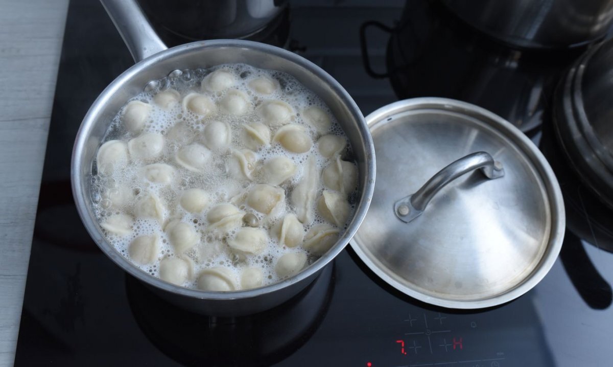 Пельмени в мультиварке с сыром