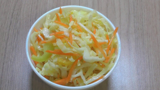 Ингредиенты для Витаминного салата из капусты и моркови с уксусом