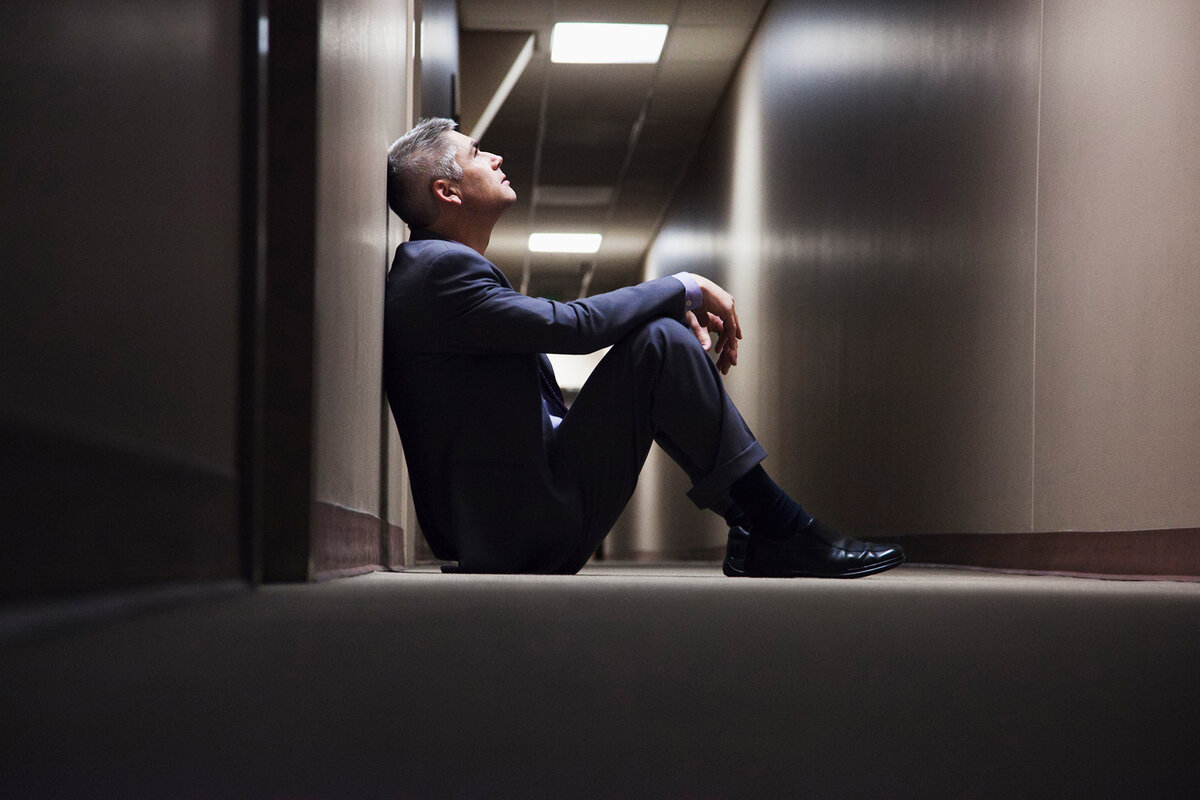 Жизнь проходит и ты понимаешь, что многое упустил и многое не смог сделать.