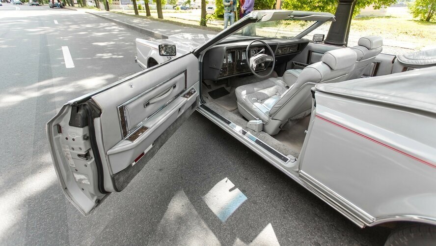 Lincoln Continental Mark V
