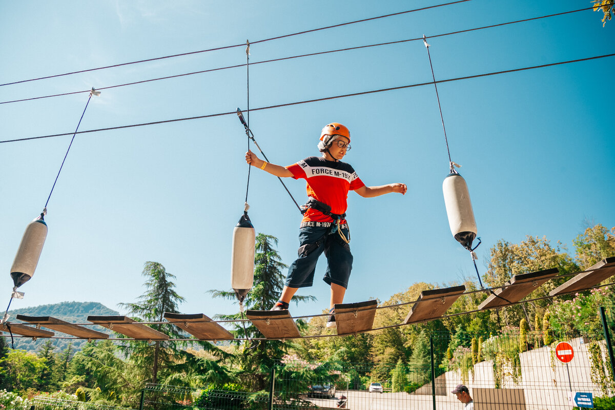Детский билет в верёвочный парк стоит 200 ₽