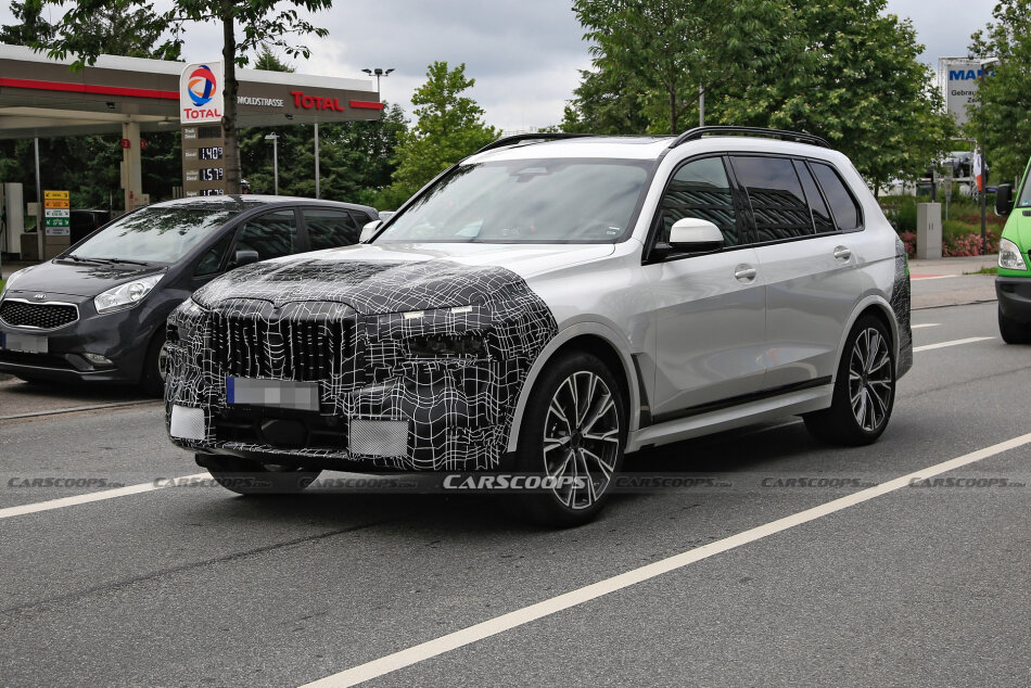 Шпионский снимок обновленного BMW X7, CarScoops.com