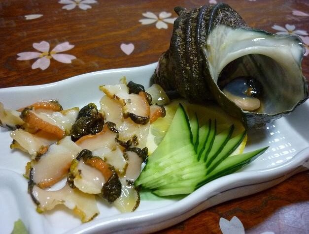 Закусочный салат с рапаном. Время приготовления:  20 минут. КОличество порций: 4-6