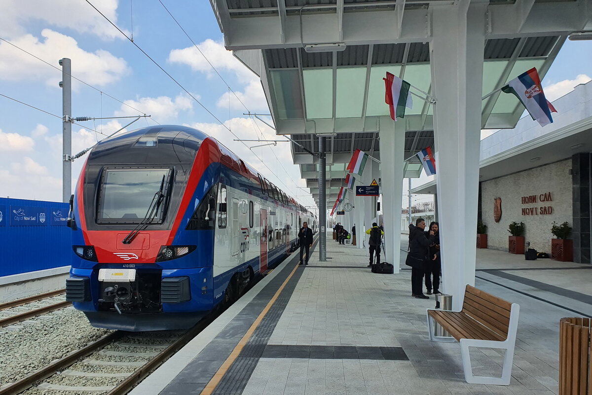 Скорый поезд "Соко" на железнодорожном вокзале Нови-Сада. Источник: сайт "Железнице Србие".