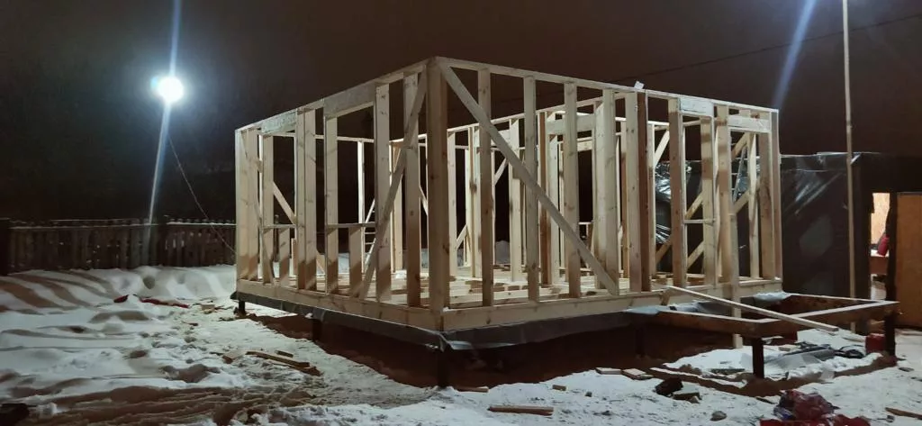 Зимнее строительство каркасного дома по проекту «Михнево»
