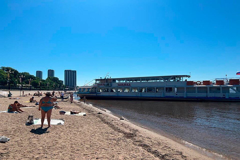     Загорающие недоумевают от действий экипажа Фото: предоставлено редакции «КП» - Хабаровск»