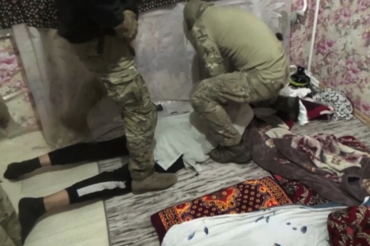    Задержанный ФСБ член ИГ признался, что готовил теракт в Индии