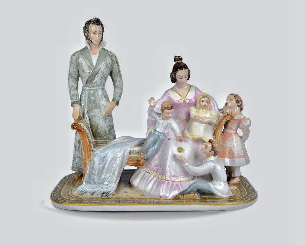 Скульптура "Пушкин А.С.Последние дни" - автор А. Бржезицкая. Размер 315*185*275 мм. Цена на сайте https://dulevo.ru/ - 140 тыс рублей