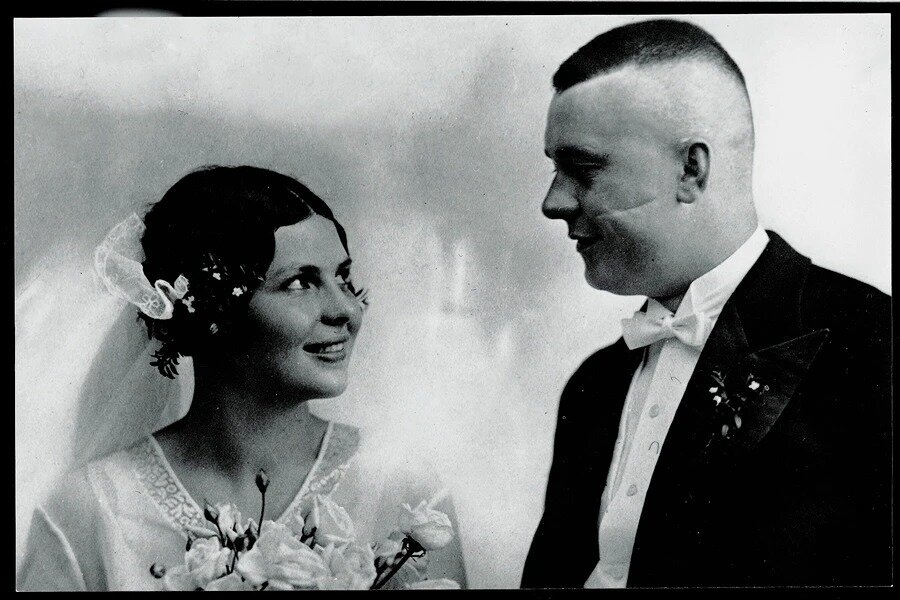 Энне и Франц Бурда в день свадьбы, 1930 год