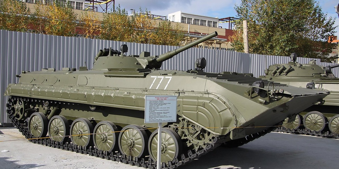БМП-1 - советская гусеничная боевая машина пехоты