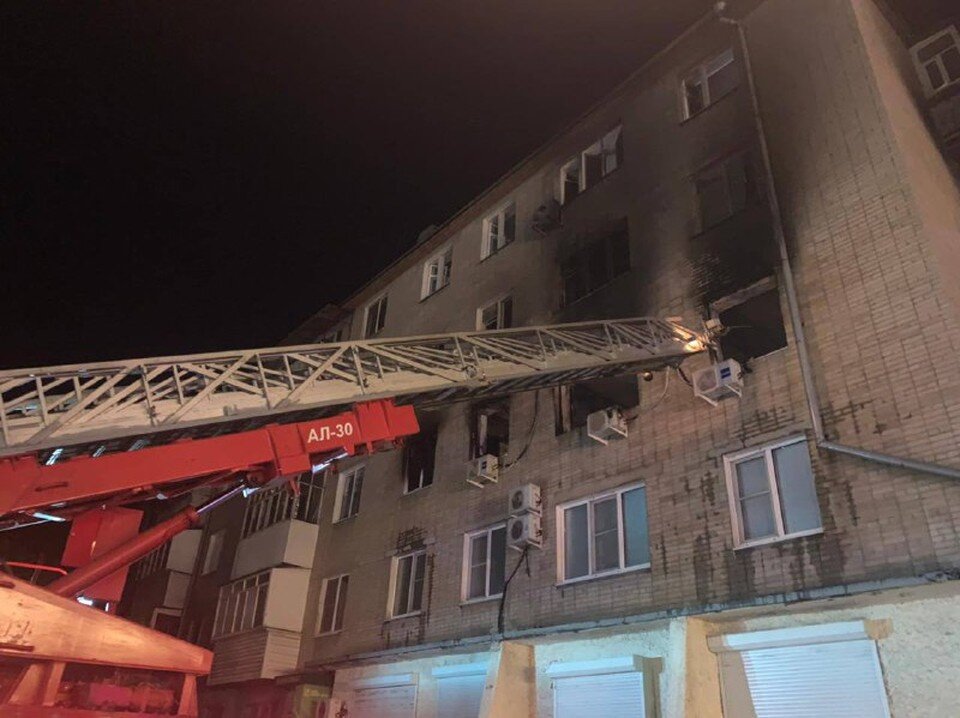     Было эвакуировано 87 человек. Фото: ГУ МЧС по РО.