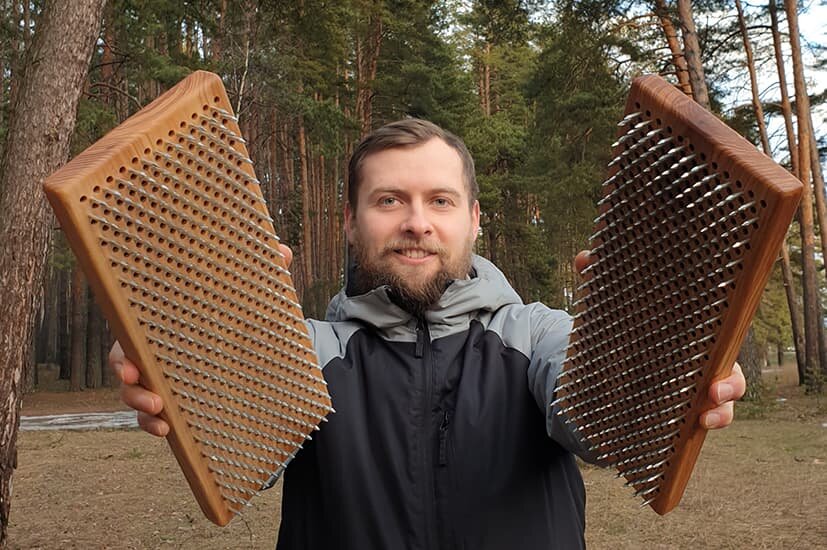 Дошки садху в Руках у майстра Попович Миколи