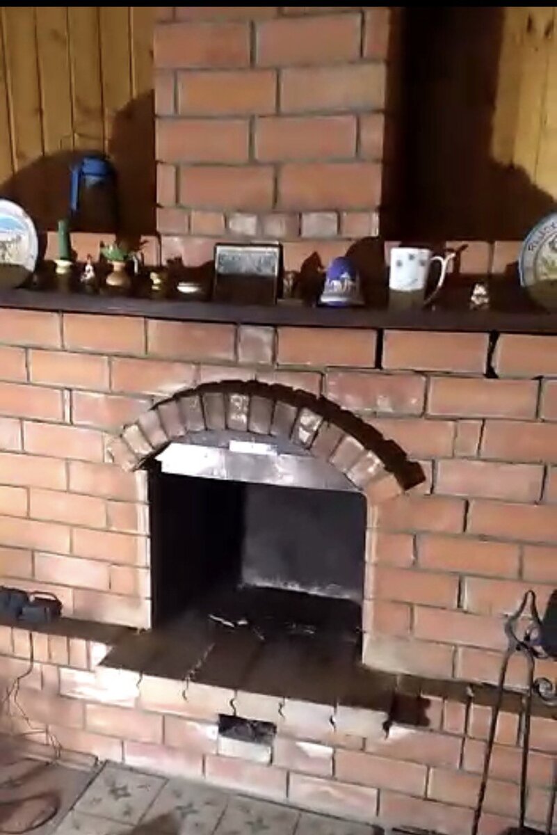 Здесь ещё нет рамки, только небольшая полоска листа.