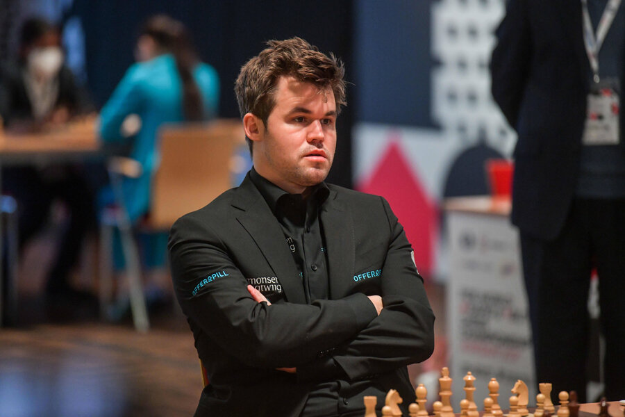 Магнус Карлсен обвинил американского гроссмейстера Ханса Ниманна в жульничестве. Об этом норвежец заявил в понедельник в своем аккаунте в Twitter.
