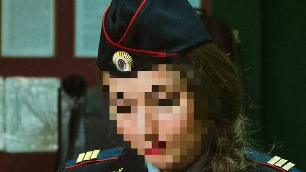     Бывшая сотрудница полиции Приморского края на протяжении нескольких лет получала взятки от иностранцев за разрешения на временное проживание в России. Доход женщины составил более 12 тысяч долларов