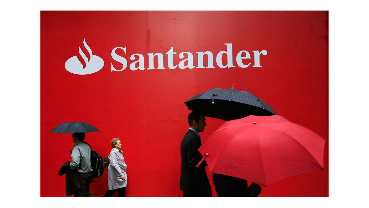    Santander© AP / Mark Lennihan