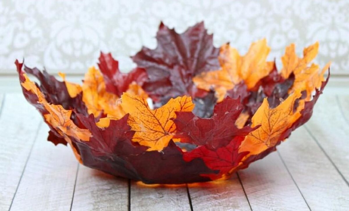 Осенний декор из листьев