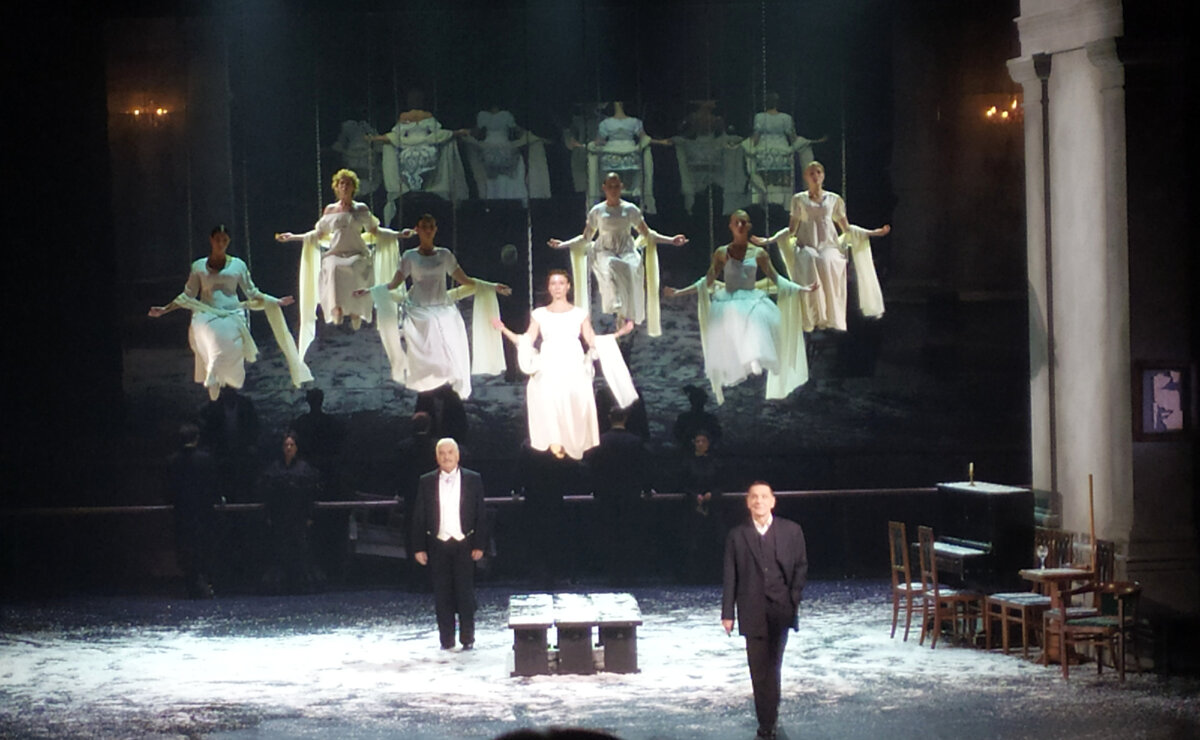 Фото со спектакля "Евгений Онегин"