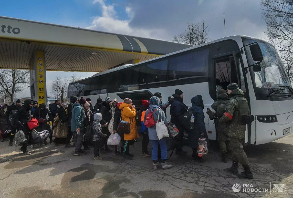 Эвакуация из Херсона детей с родителями