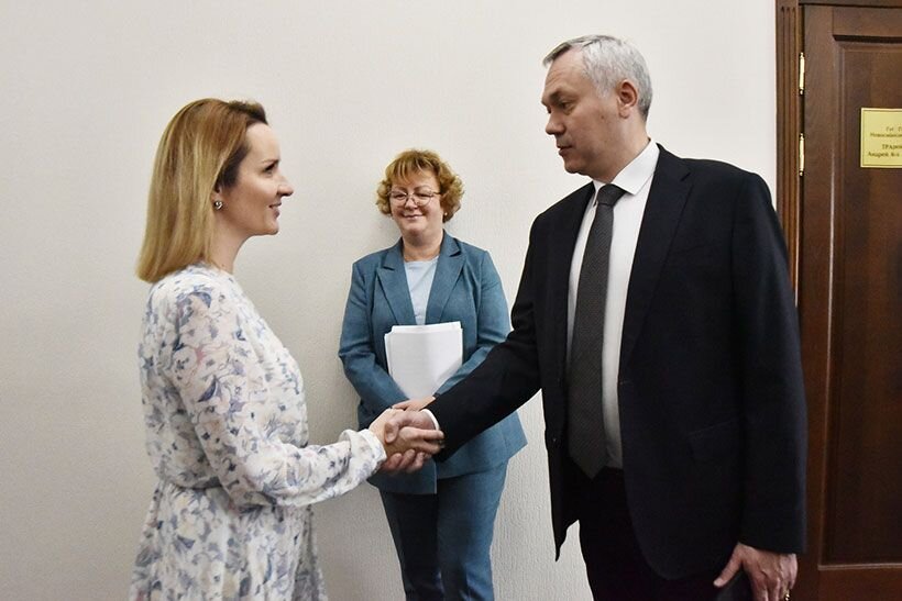 Уполномоченный при Президенте РФ по правам ребёнка Мария Львова-Белова и губернатор Андрей Травников. 