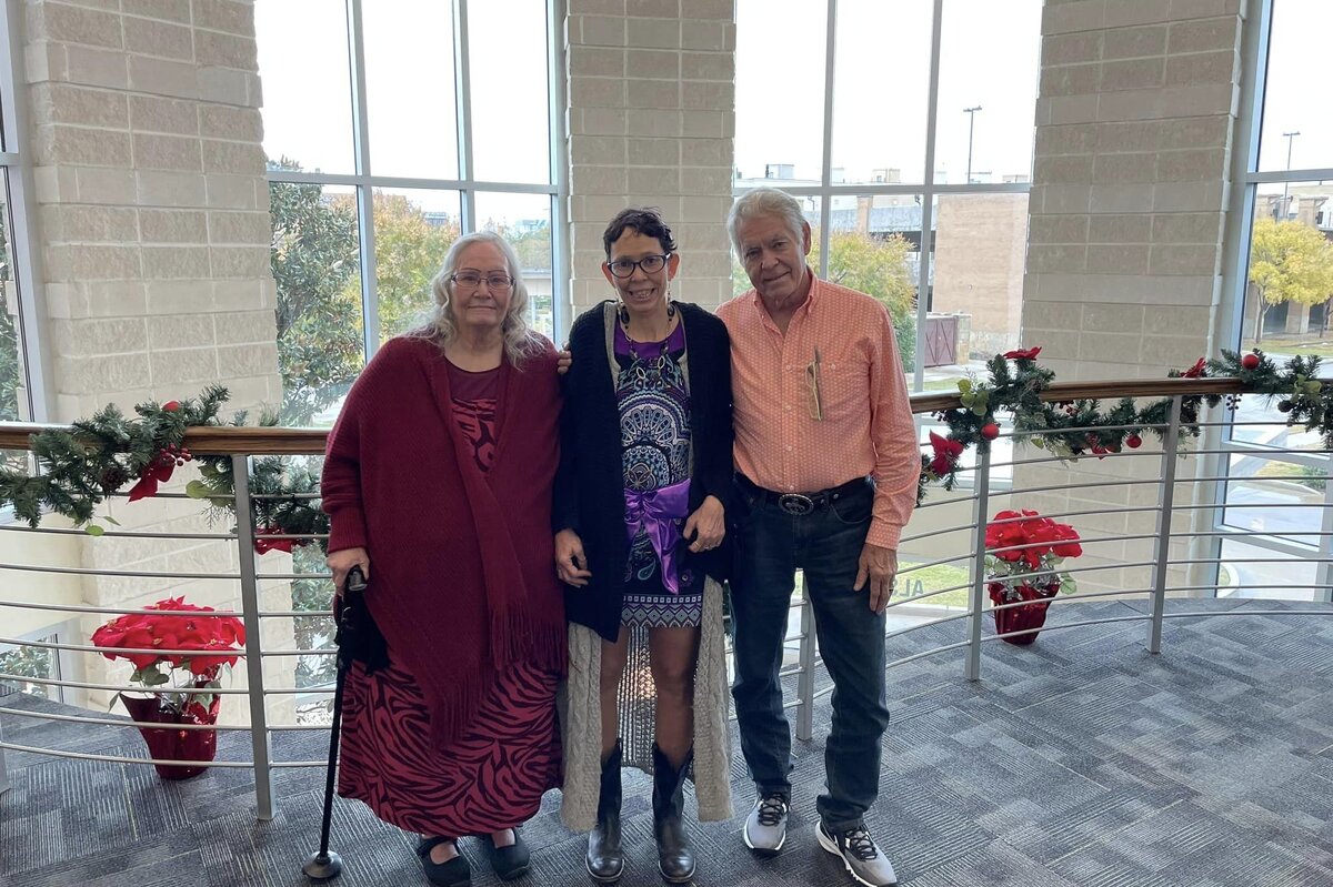     Женщина, которую похитили ребенком, нашла свою семью через 51 год. Это одно из самых долгих дел в США