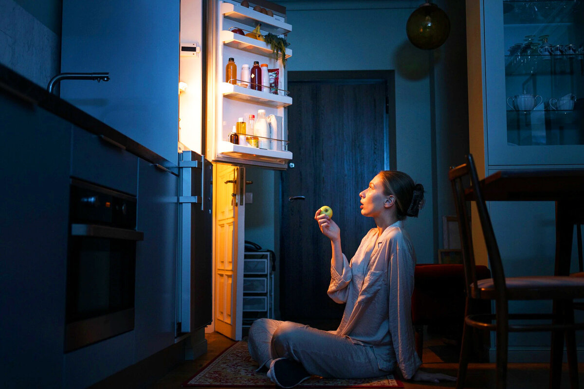     Потребляет много энергии и скоро сломается: проверьте, правильно ли стоит ваш холодильник