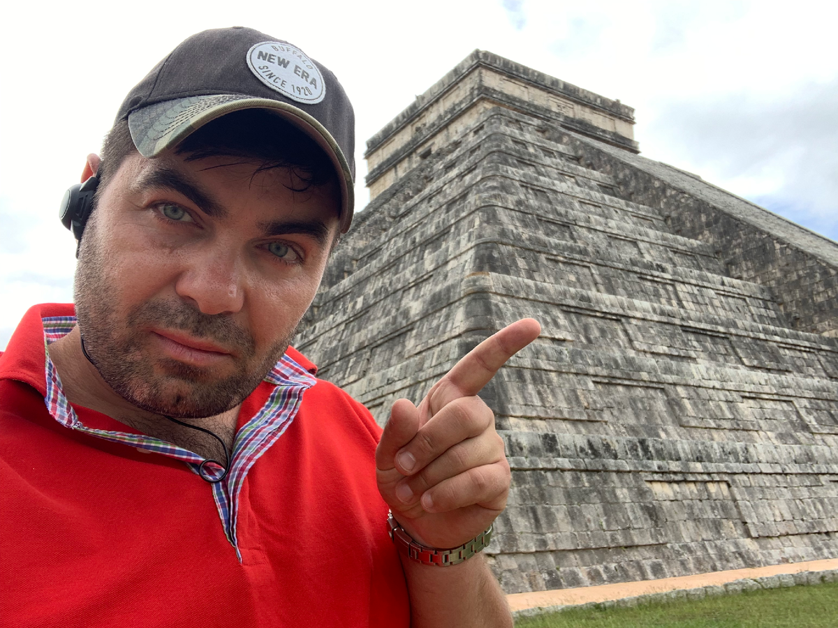 Пирамида майя как бы намекает - правильно выбранная недвижимость может прослужить долгие годы)