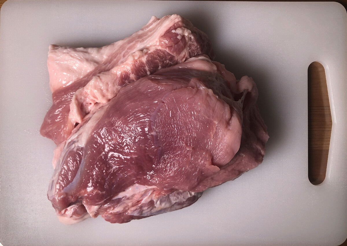 Выбирайте непостную лопатку или окорок.