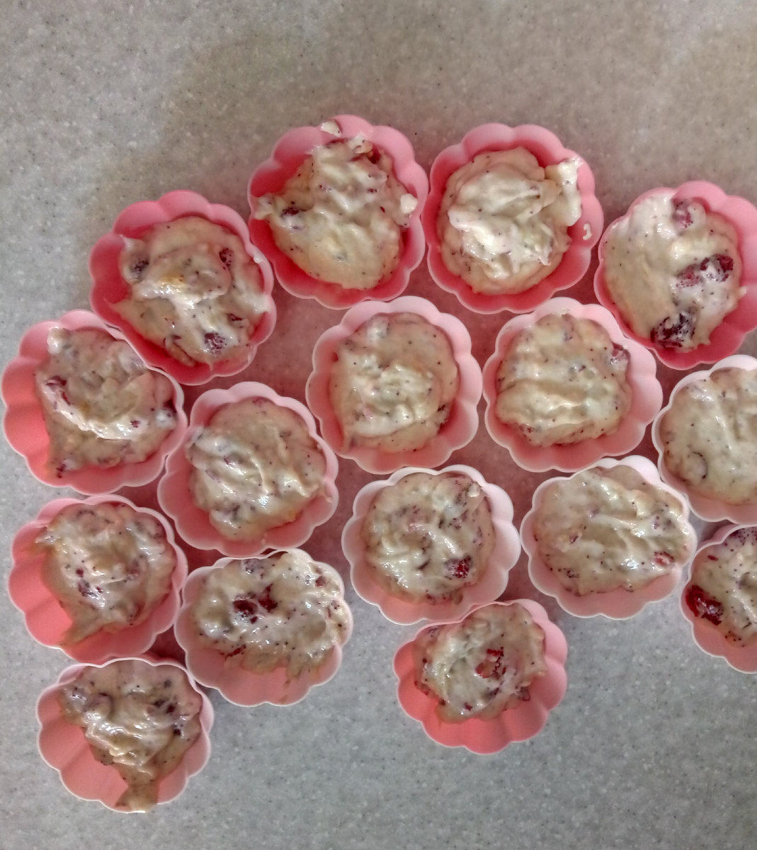 на стадии теста, по-моему, оно было вкуснее, чем итоговые маффины