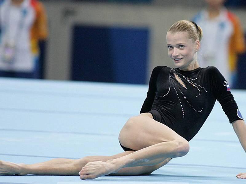 Светлана Хоркина Олимпийская чемпионка на брусьях