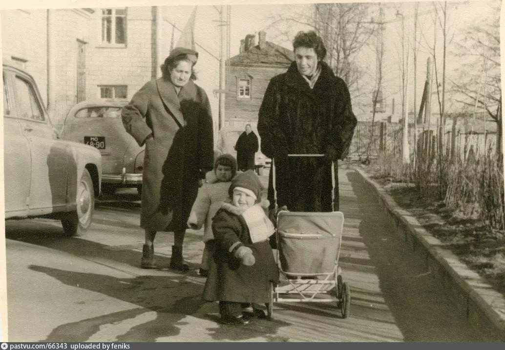 Черняховского, 4а, двор, 1958 г. Источник: https://pastvu.com/p/66343.