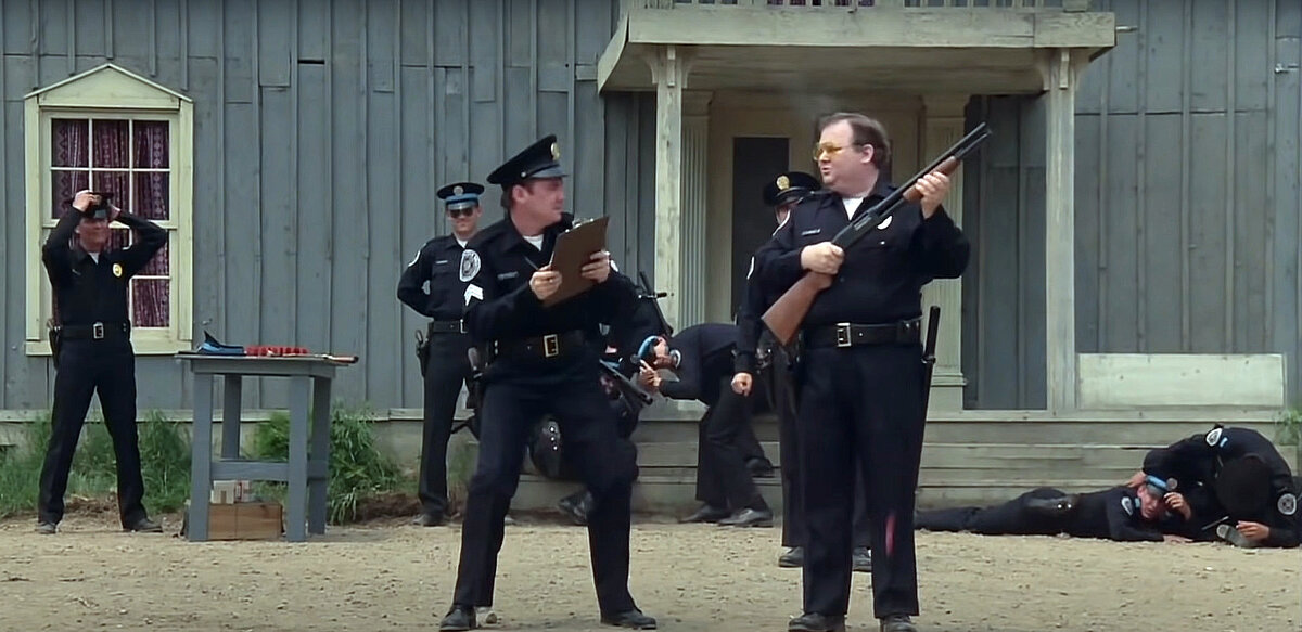 Кадр из фильма "Полицейская академия"