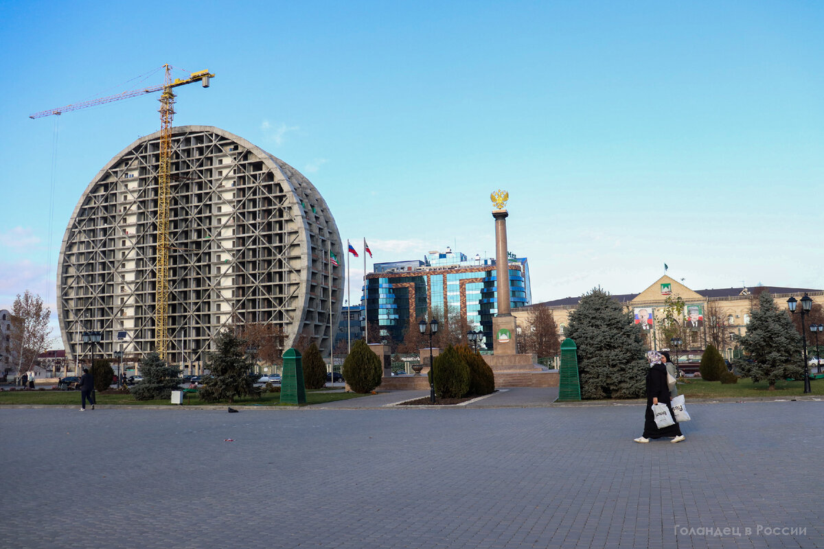 Площадь Абубакара Кадырова и стройка в центре города. Фото: из личного архива