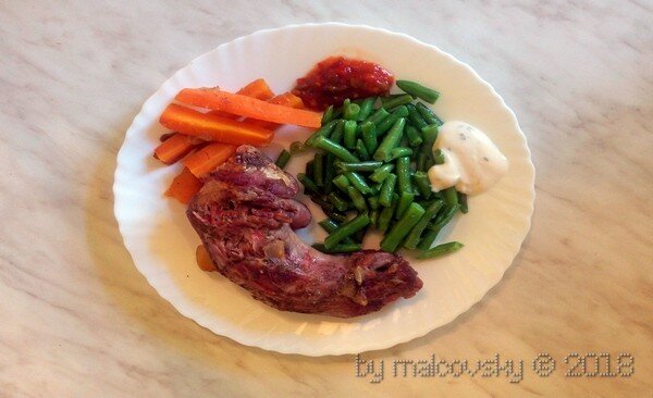 Бычий (говяжий) хвост в рукаве в духовке