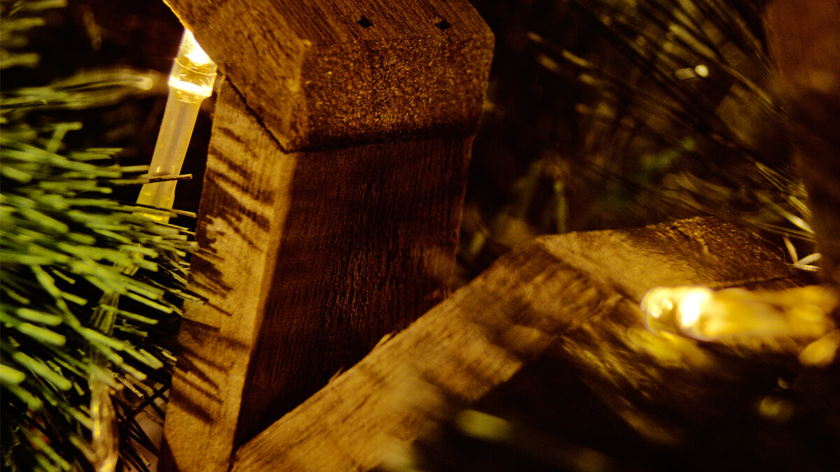 © зато столько радостных моментов подарила мне работа над этим видео: декорации, съёмка, обработка «картинки», озвучание, запись голоса и монтаж — мне нравится всё это делать 🤗