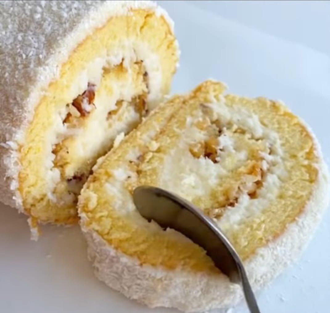 рулет рафаэлло, кокосовый рулет