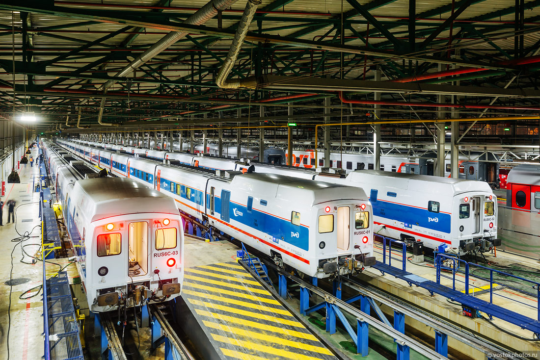 Как производится поезда. Talgo Стриж поезд. Тальго Стриж. Тальго поезд Стриж. Поезд Стриж в Берлине.