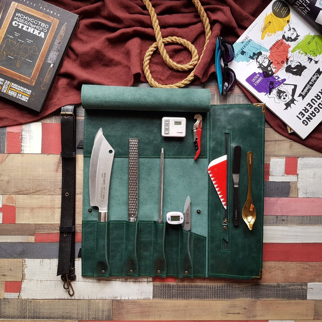 Скрутка продаётся без ножей.