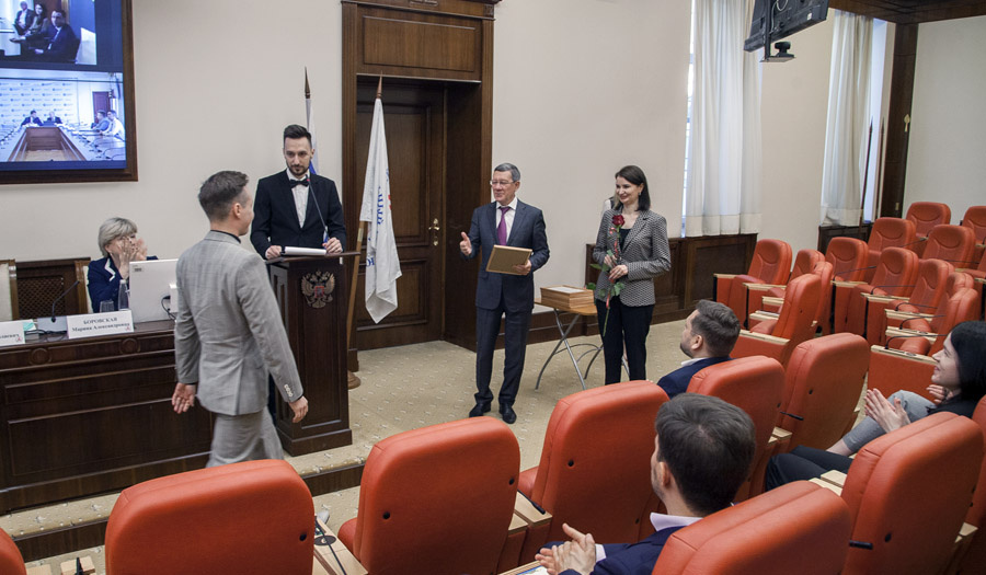 Церемония торжественного вручения свидетельств победителям конкурсов на право получения президентских грантов прошла в главном корпусе Южного федерального университета.