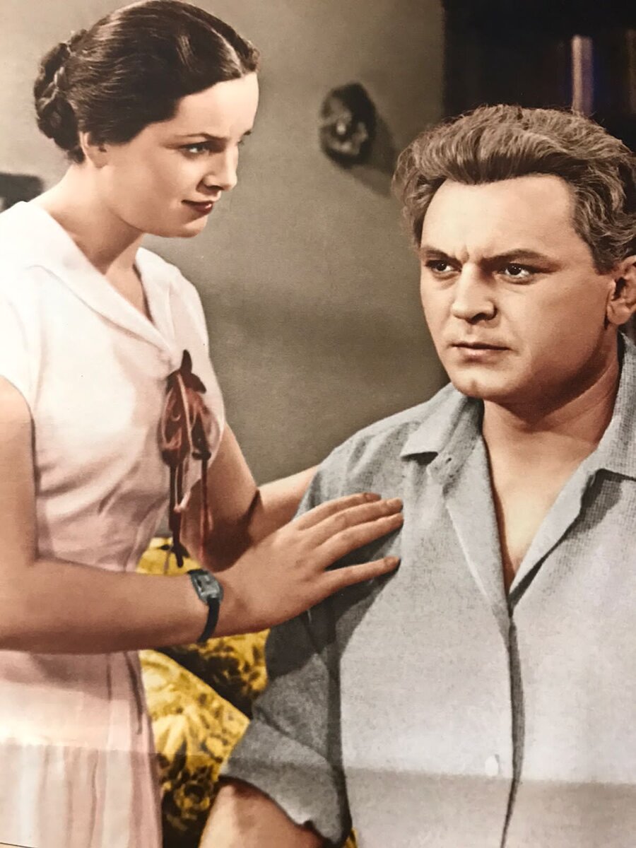С Сергеем Бондарчуком в фильме "Неоконченная повесть", 1955 г.