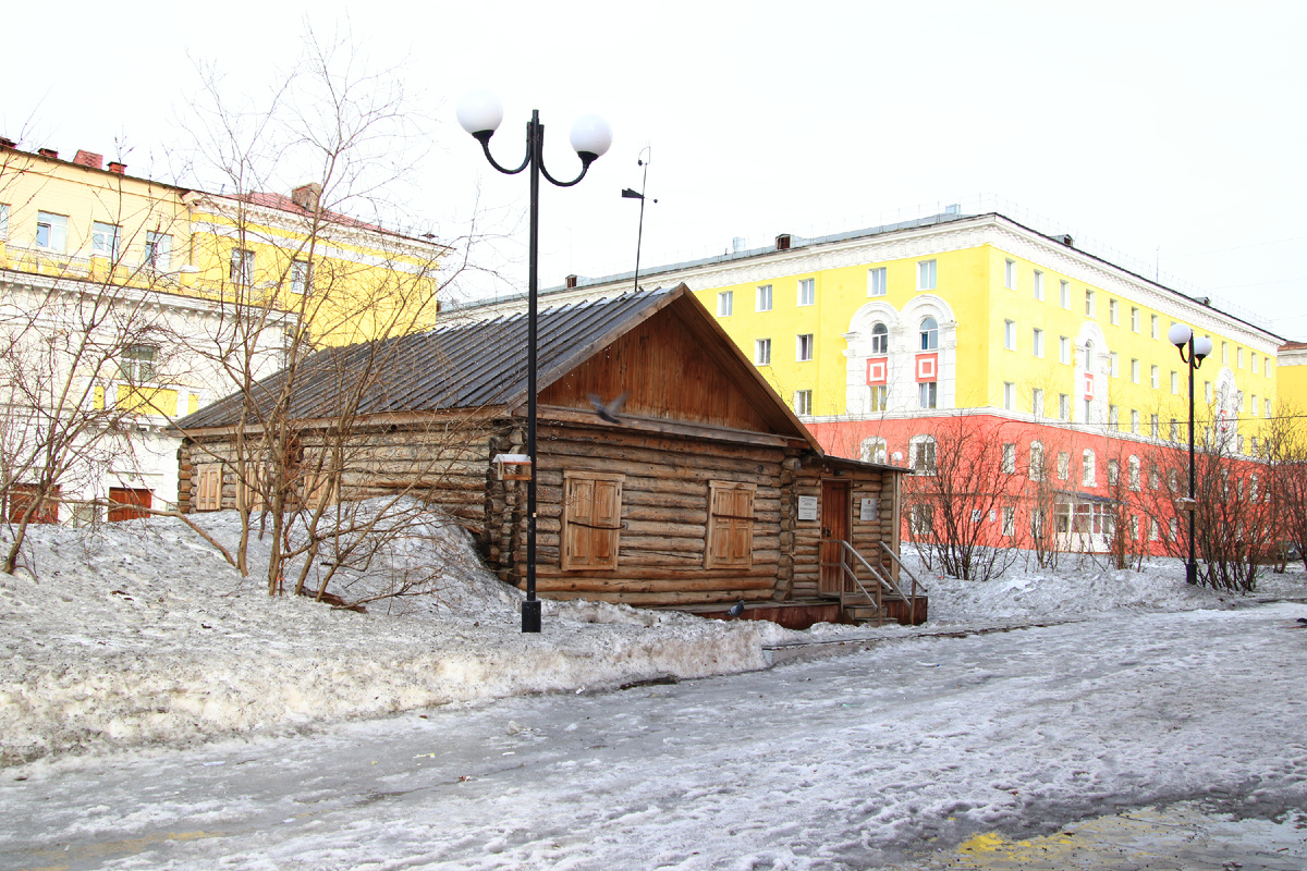 Медленно,  но уверенно в наши края приходит Весна. 