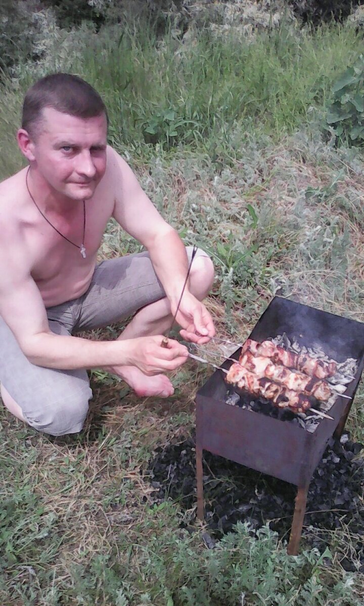фото  автора. жарю шашлык