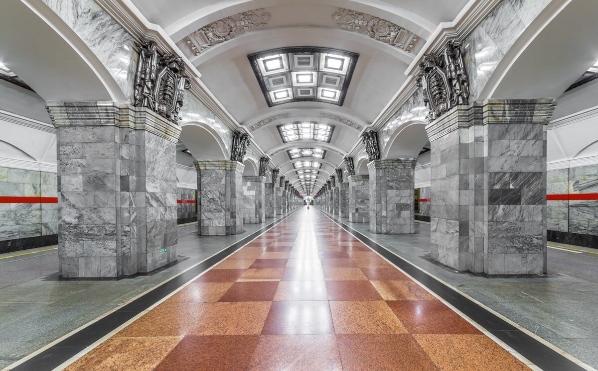 Показываю самые красивые и самые страшные станции метро Петербурга ...
