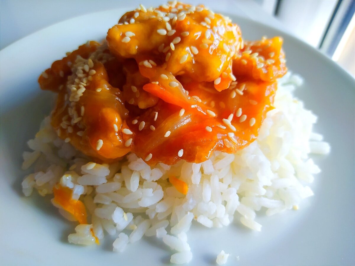 Блюда из риса на второе. Китайские блюда с рисом. Корейские блюда с рисом. Блюда с рисом острые китайские.