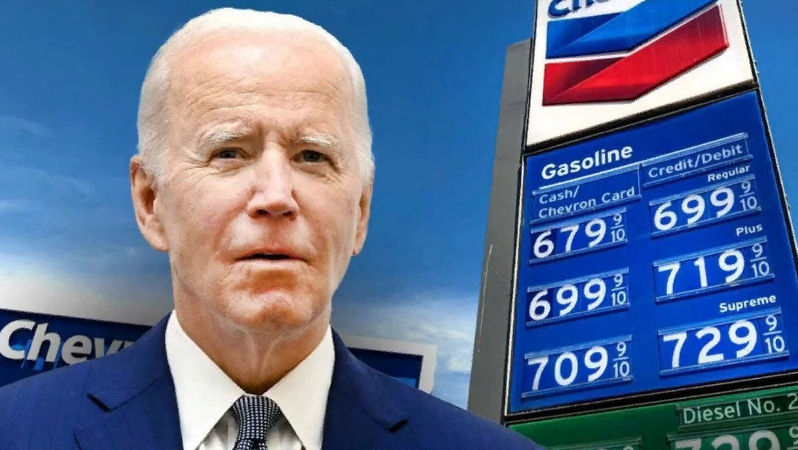 Американцы уже не верят сказкам Байдена, что это Путин поднял цены на бензин. Они уверены, что во всем виновата неграмотная политика нынешнего американского президента (фото из открытых источников)